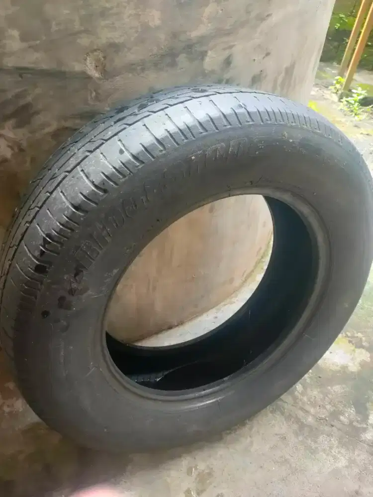 Jual 4 pcs ban mobil bekas Ring 15