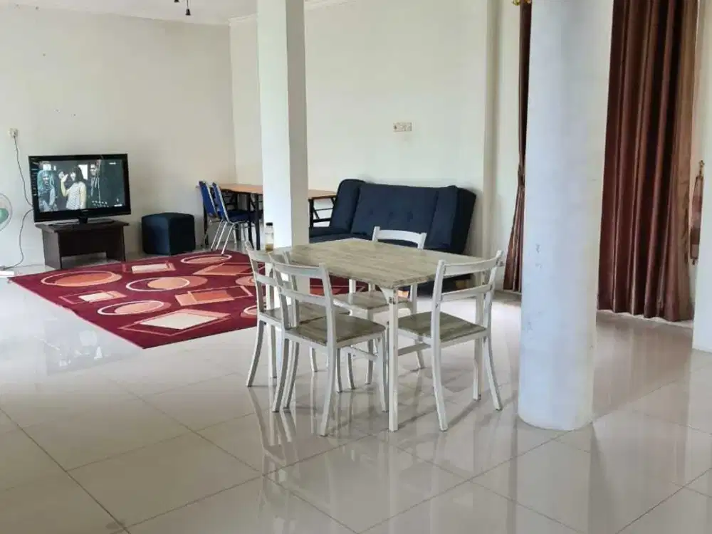 DISEWA RUMAH MEWAH BULANAN 2 LANTAI BAGUS FURNIS BGH SENTUL CITY SSR520 A2