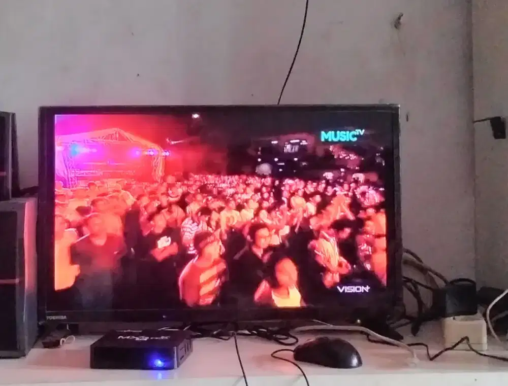 Toshiba tv LED 24 inci