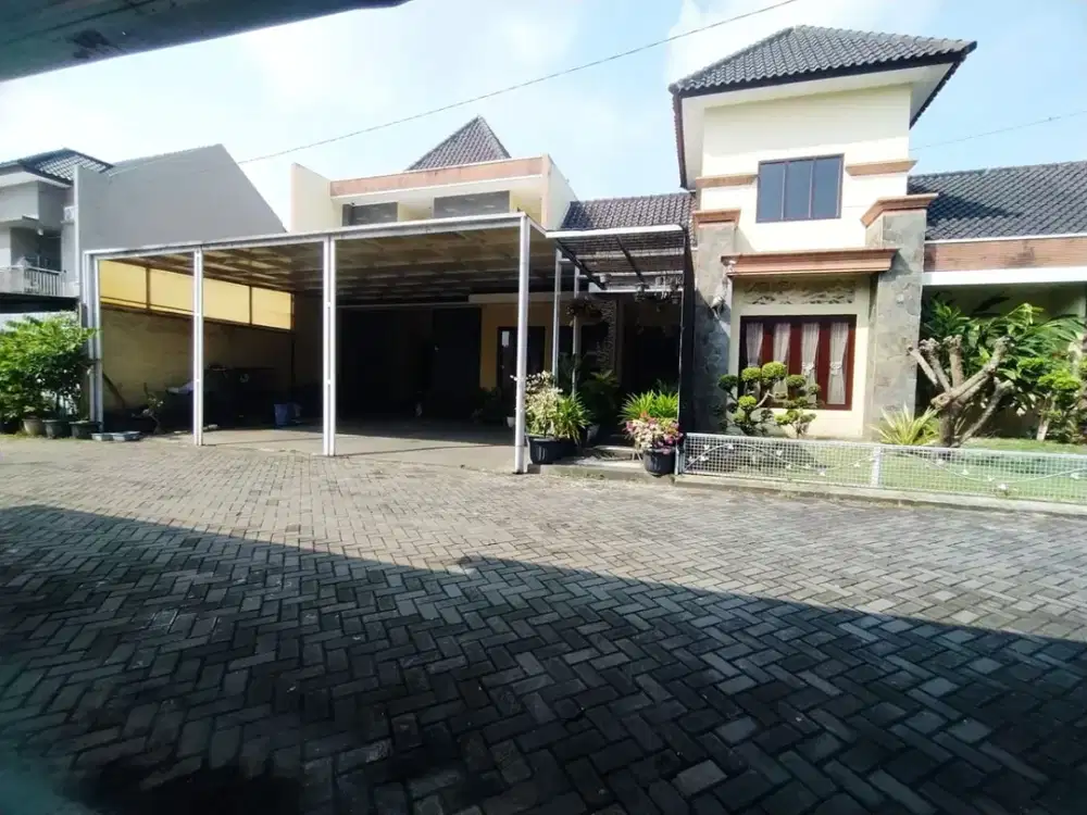 Rumah dijual di Perumahan Tirtamaya Gentan Sukoharjo 3 kavling gabung