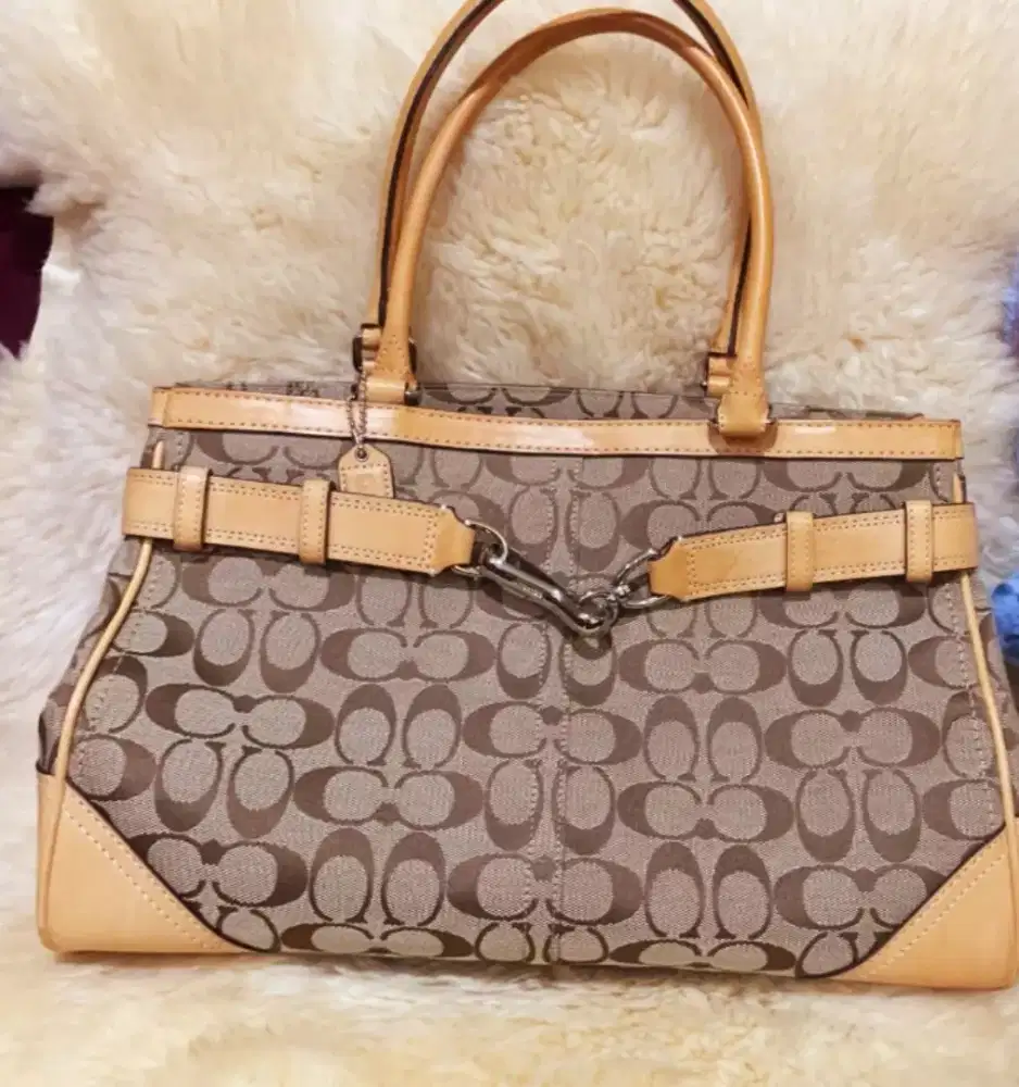 Tas Coach otentik mulus 100 % + dust bag