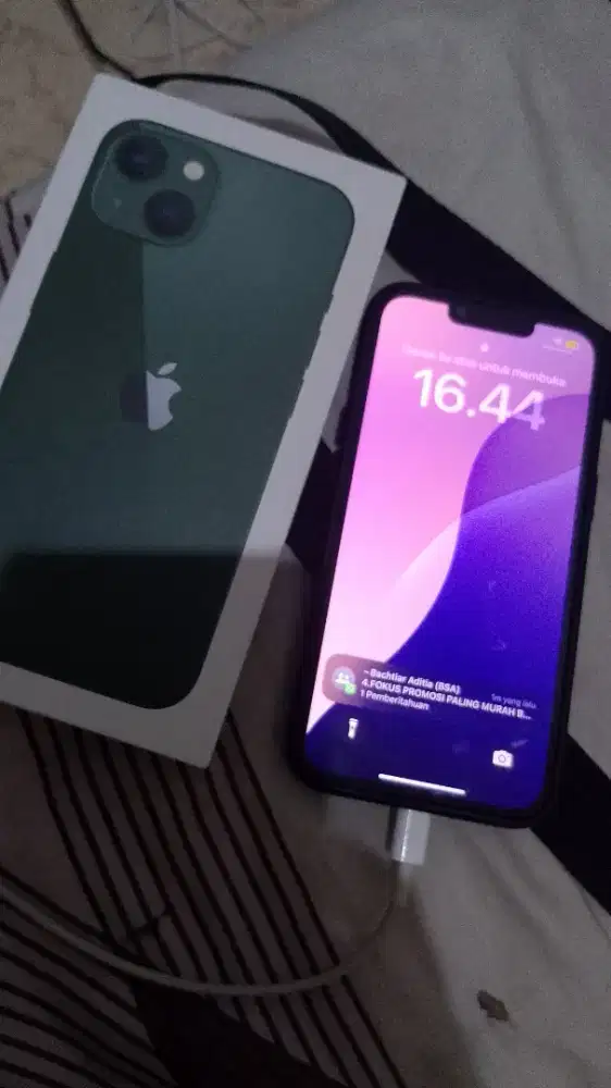 IP 13 128 gb warna hijau pemakaian pribadi iBox