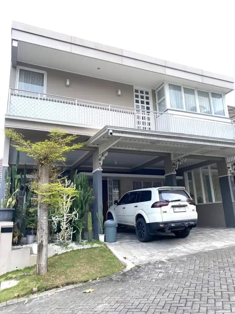 Dijual Rumah 3 Lantai Cantik di Citra Grand Mutiara Jalan Wates Km 9