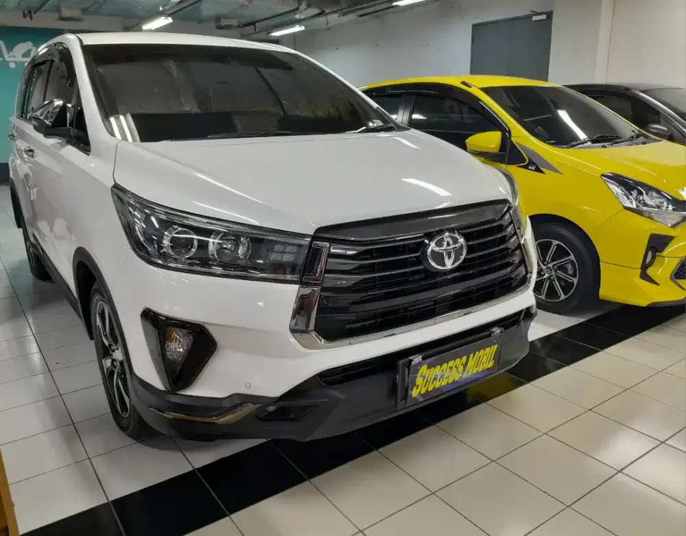 Toyota Innova Venturer Diesel Putih 2022 Automatic