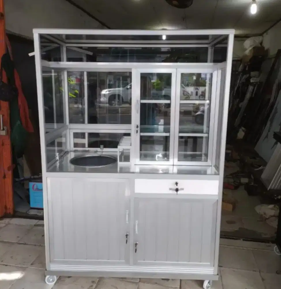 Etalase/ gerobak mie ayam