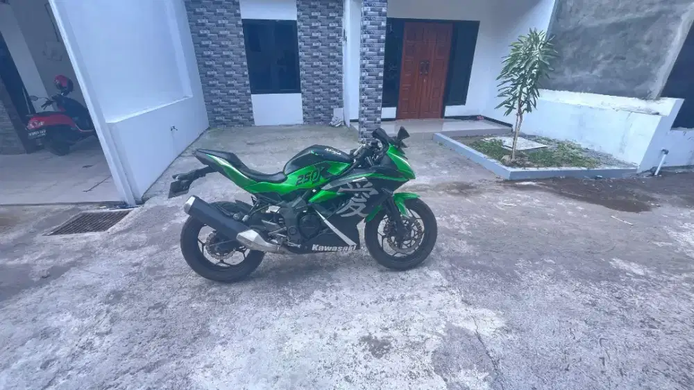 Kawasaki ninja 250 BACA!!! DIJUAL KAWASAKI NINJA SL TH 2018 14 JT