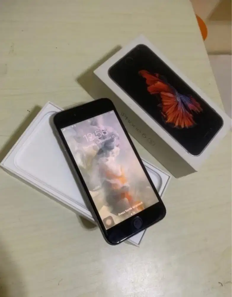 iphone 6s memory gede 128gb harga net . no nego.gak gubris .