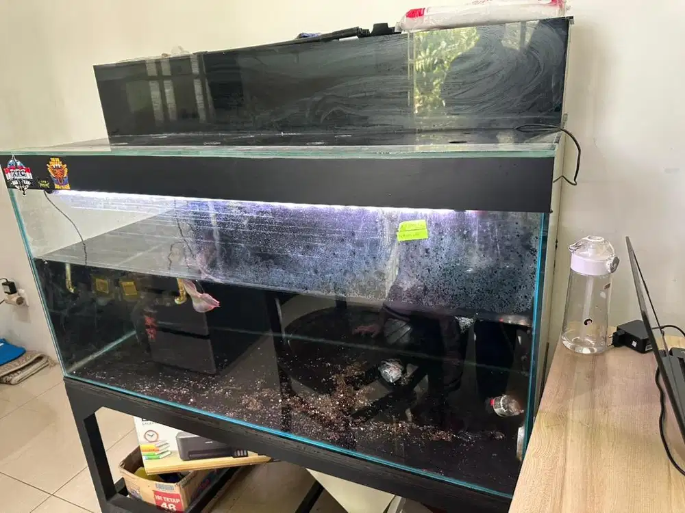 Dijual cepat aquarium