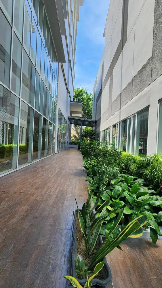 Disewakan Gedung Komersial Area 4Lantai Nol Raya Nginden Siap Pakai