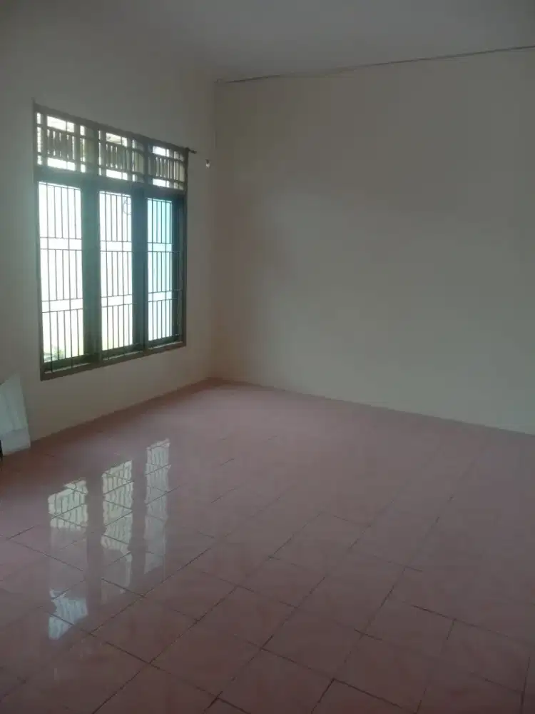 Rumah 2 lantai kosongan