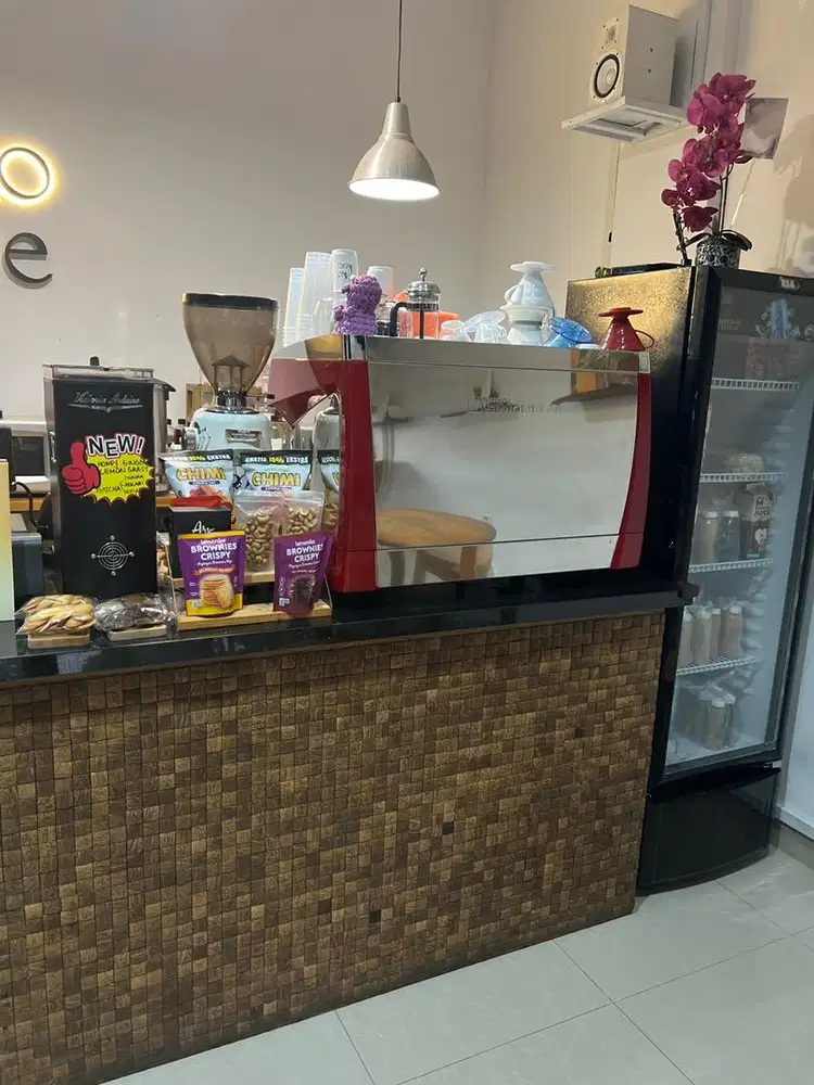 Staf Cafe Multifungsi