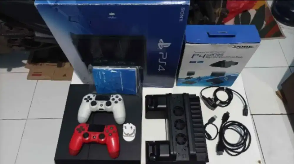 Dijual PS 4 bekas pemakaian pribadi