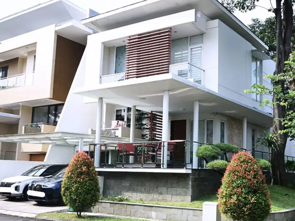 DIJUAL RUMAH MEWAH HOEK 2,5 LANTAI DI CITRA 7 KALIDERES JAKARTA BARAT