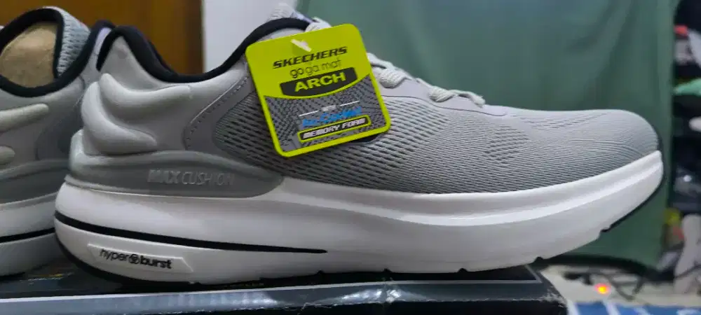 Sepatu Skechers size 43 insole 26,5