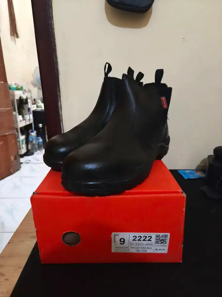 Dijual sepatu safety dr ohsa baru dapat dari kantor