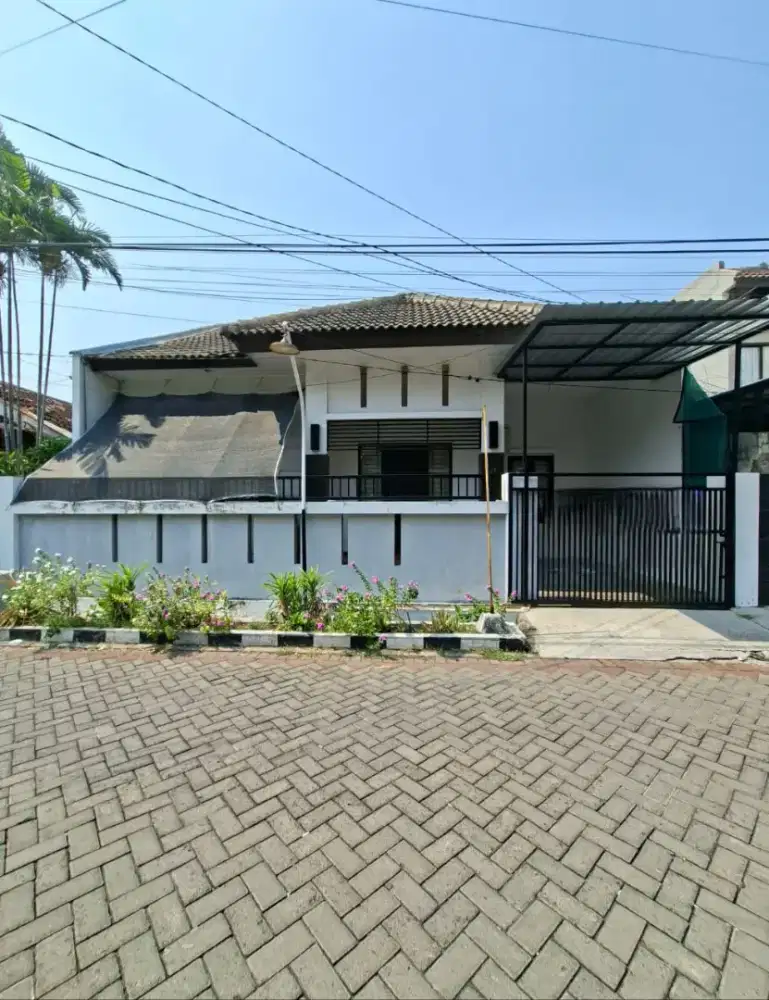 Disewakan rumah mulyosari utara dekat its mall pcm