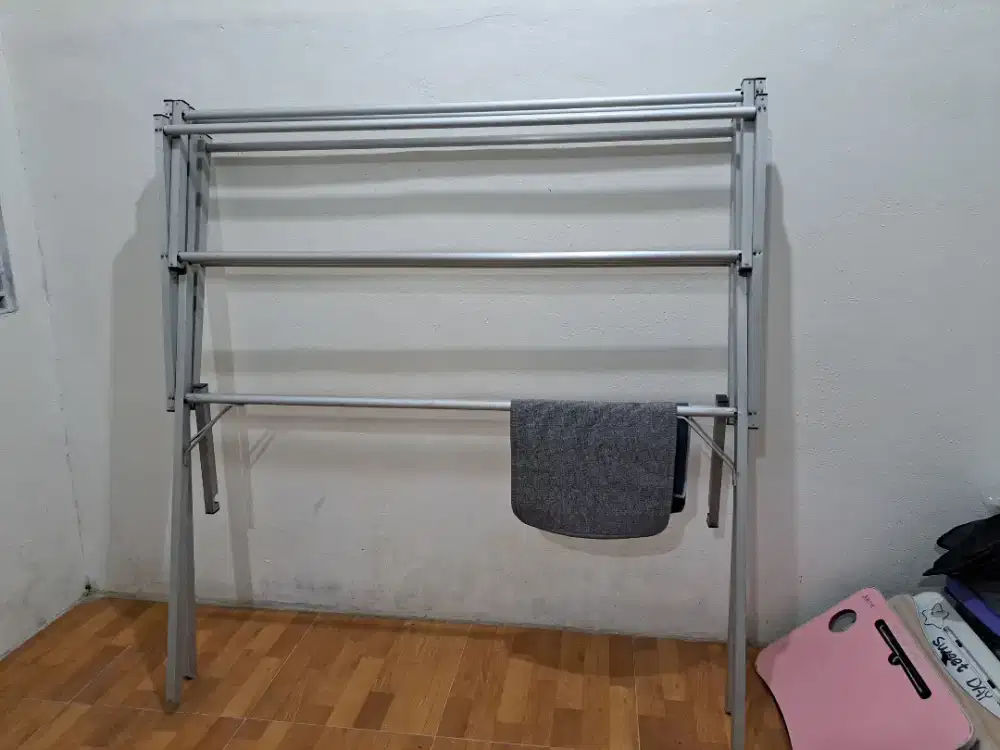 Jemuran Baju Satinless free jam dinding