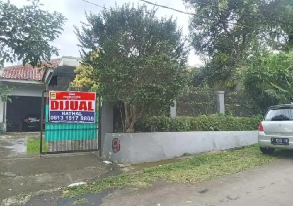 Rumah dengan halaman luas Bogor Selatan
