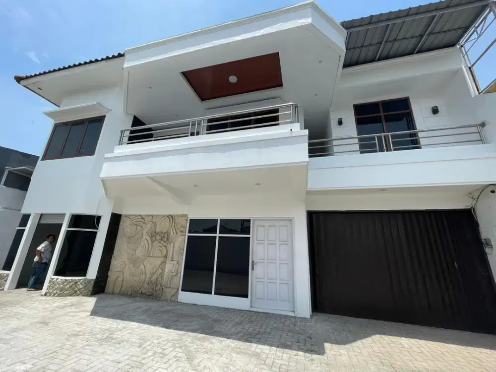 Dijual Rumah Mewah Lokasi Strategis di Jl. Ciliwung Semarang