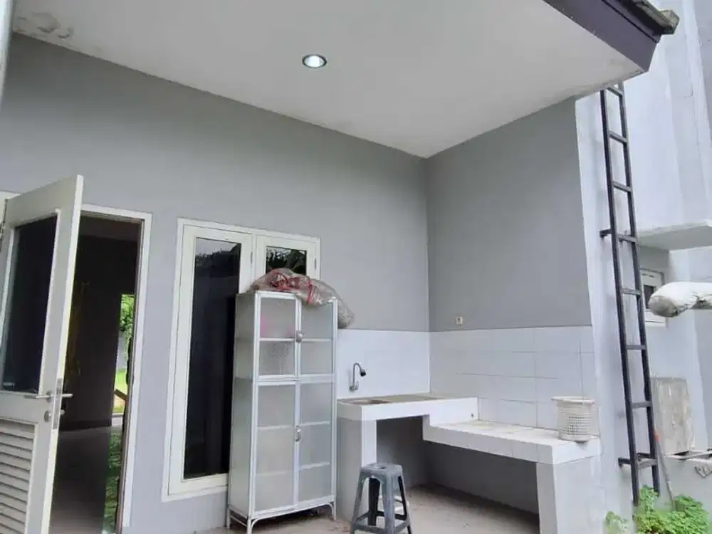 RUMAH MINIMALIS MODERN LANTAI 2 DEKAT UGM