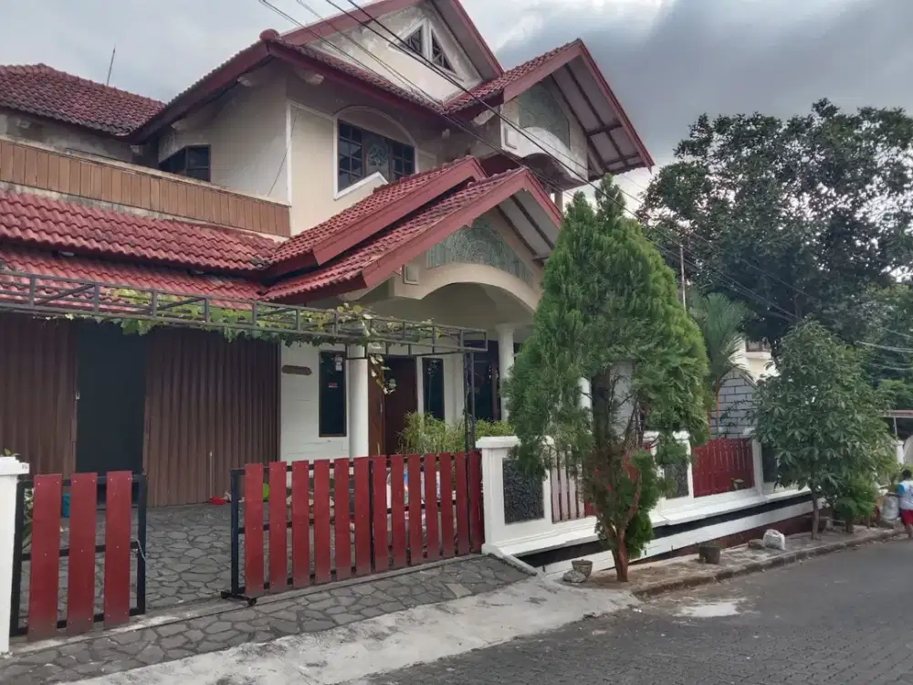 Dijual Rumah Lokasi Strategis di Jl. Bukit Tulip Banyumanik Semarang