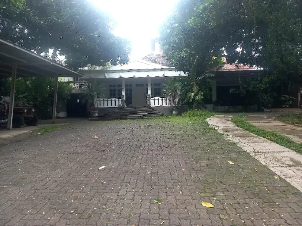 Dijual Rumah Luas Lokasi Strategis di Jl. S. Parman Semarang