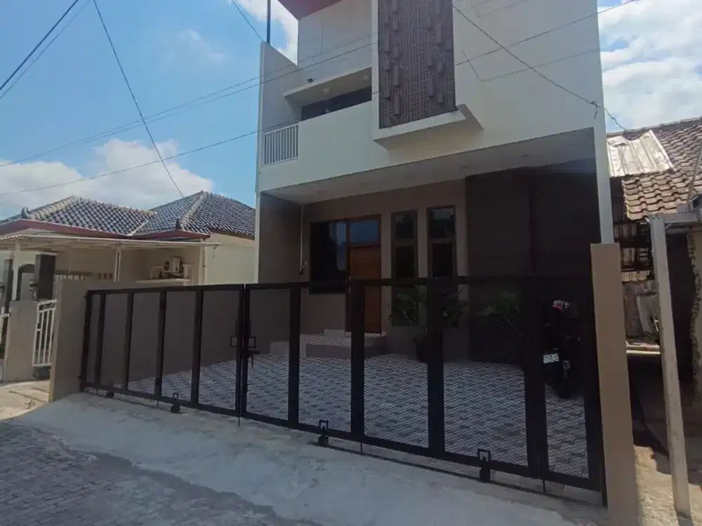 DIJUAL RUMAH BARU SIAP HUNI BONUS FURNITURE DEKAT KAMPUS UGM JOGJA (AREA PREMIUM)