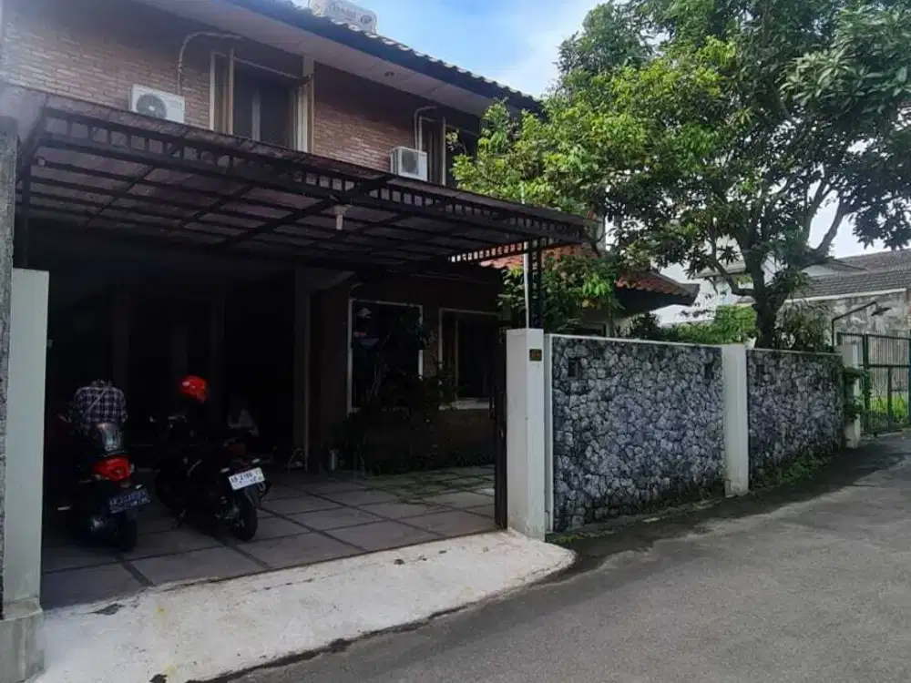 Di jual rumah bagus siap huni 2 lantai di jalan kaliurang km 7 banteng