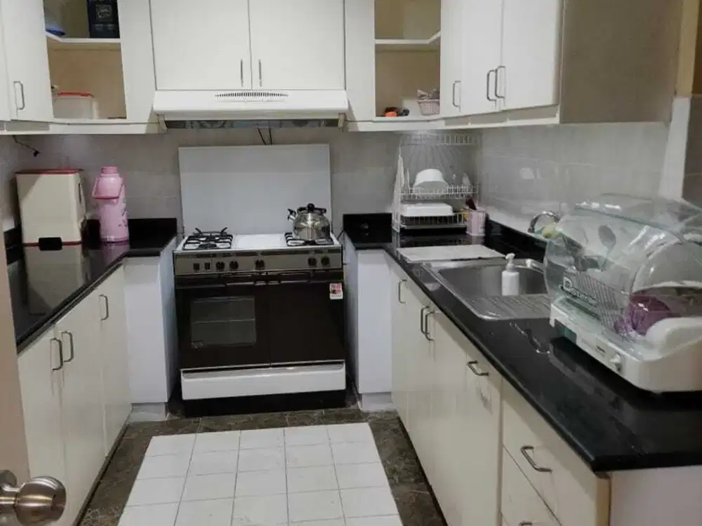 Sewa Apartemen 3BR Kedoya Elok Kebon Jeruk