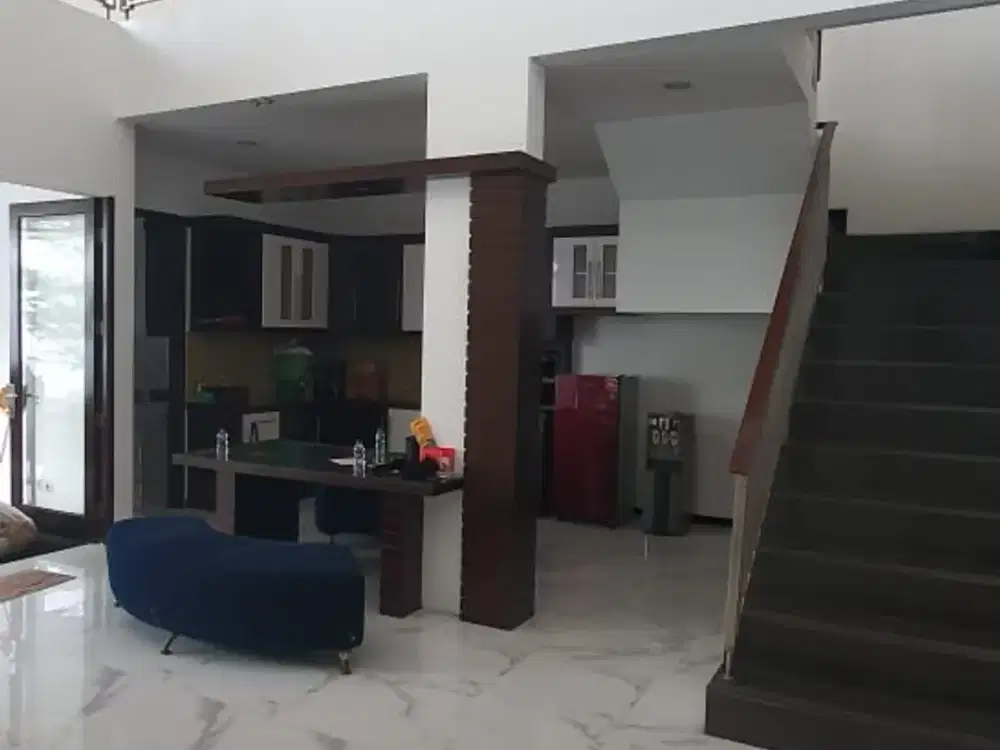 Dijual Rumah Semi Furnished Lokasi Tengah Kota di Jl. Papandayan Semarang