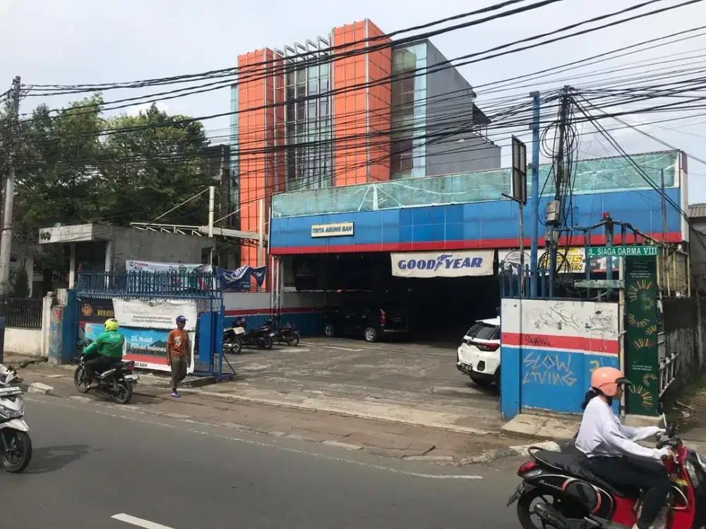 Ruang Usaha di Jalan Raya Pasar Minggu Jakarta Selatan