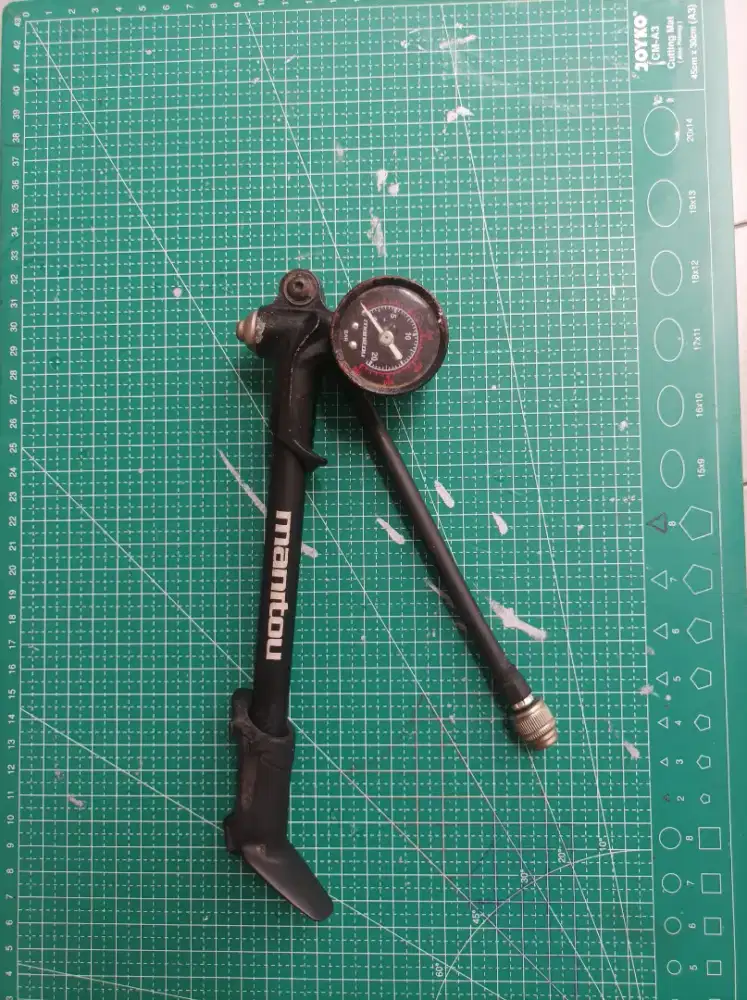 Pompa shock sepeda manitou