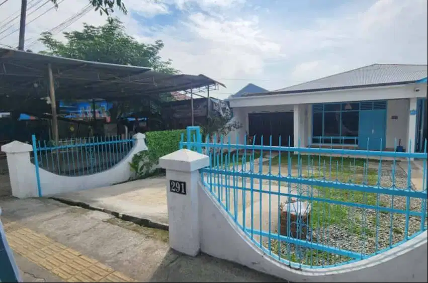 Rumah Luas Halaman Luas, disewakan untuk Tempat Usaha