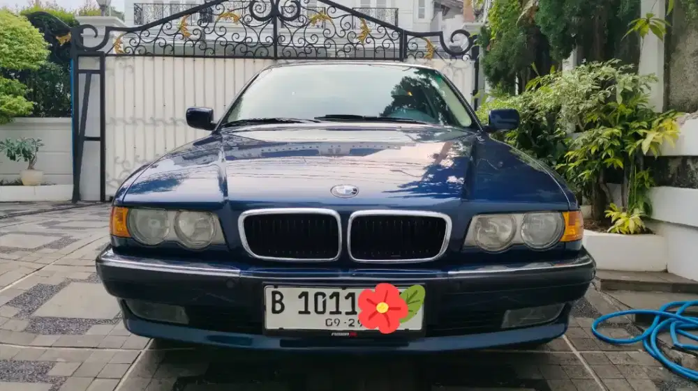 DIJUAL BMW 740i AL AT 2001