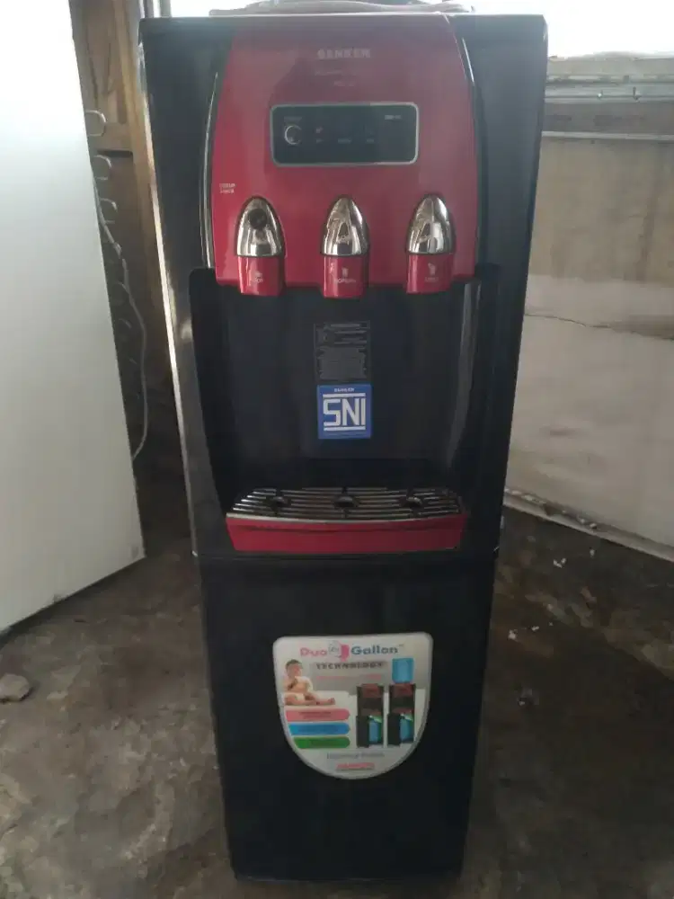 Jual dispenser merk sanken galon atas..galon bawah normal semua