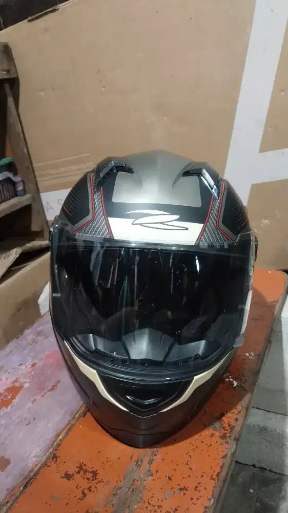Helm zeus fuel face zs-811
