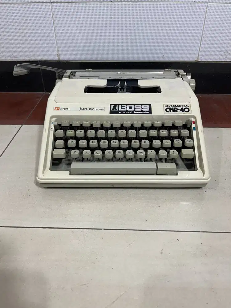 BOSS mesin tik/ type klasik vintage CNR-40