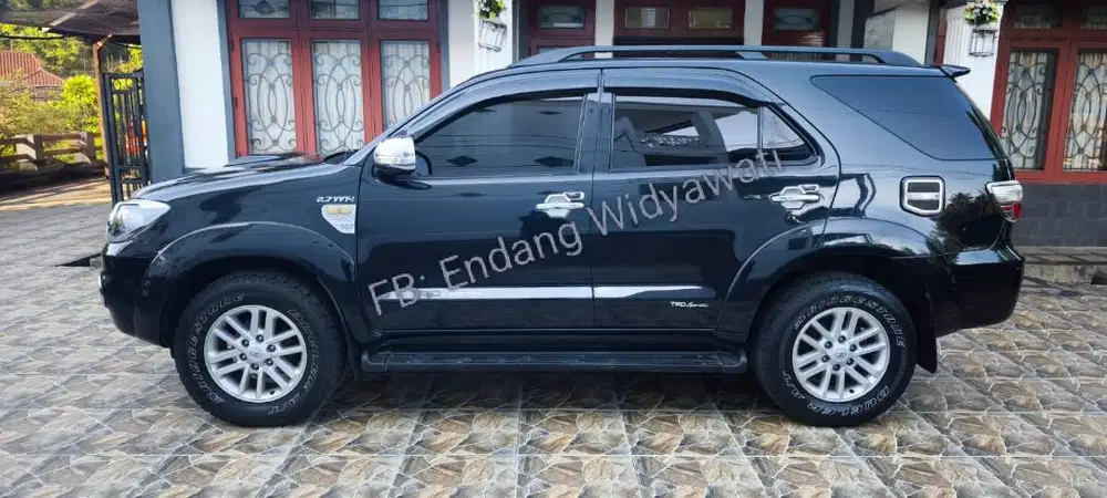 Dijual Toyota Fortuner tipe V 4x4 20100.