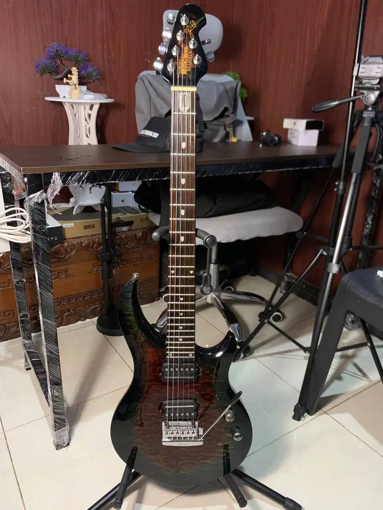 Dijual Gitar Musicman Majesty John Petrucci Dream Theater Custom
