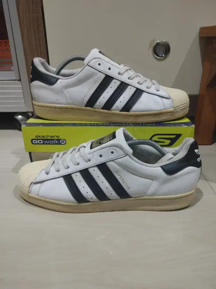 Sepatu Adidas superstar size 44