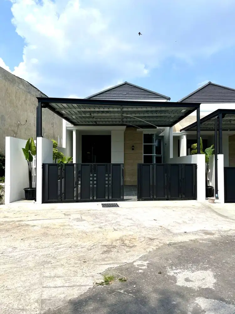 Rumah Baru Desain Keren dekat Jalan Raya Tajem