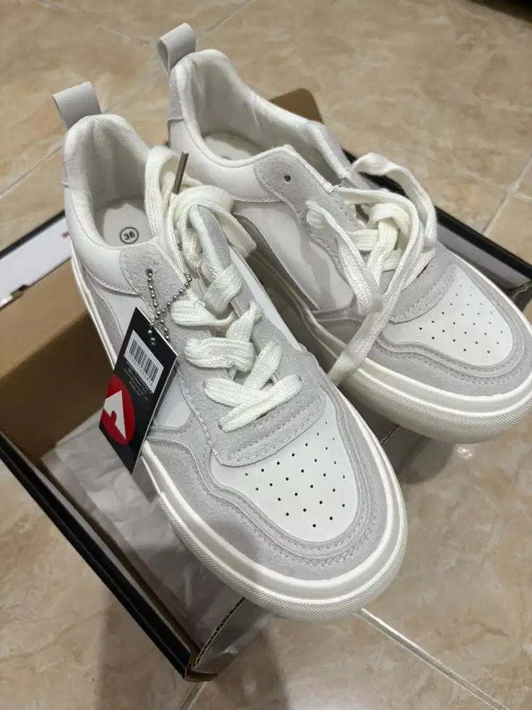 Dijual Sepatu Airwalk 36