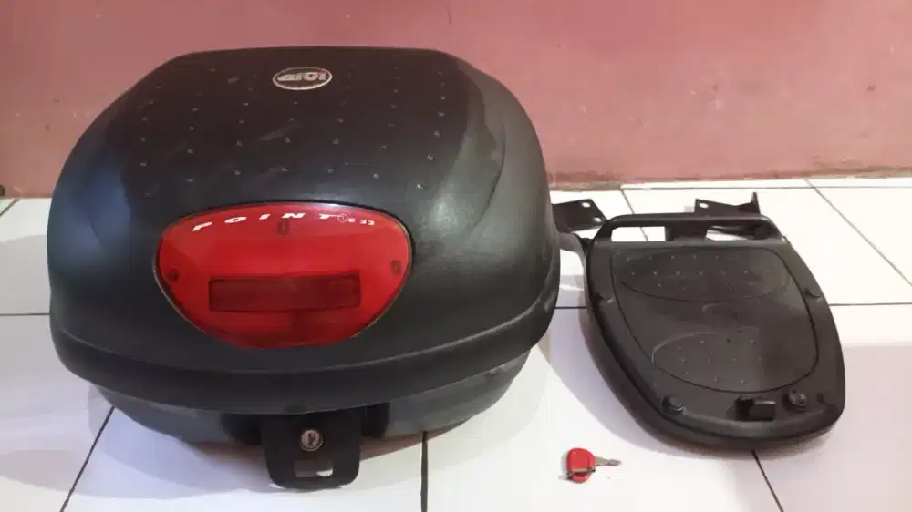 Box Motor Givi E33 + baseplate + bracket bekas beat