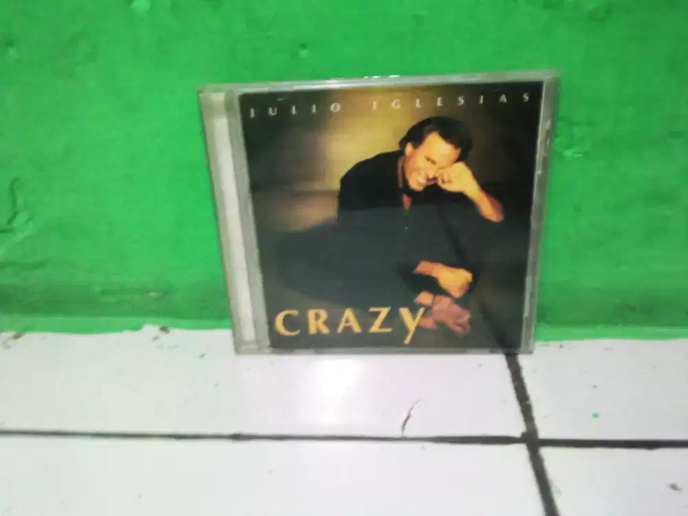 Kaset CD JULIO IGLESIAS CRAZY