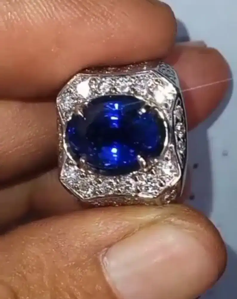 Cincin Blue Sapphire No Hit Srilanka 4Crt ikatan Gold Diamond Boss