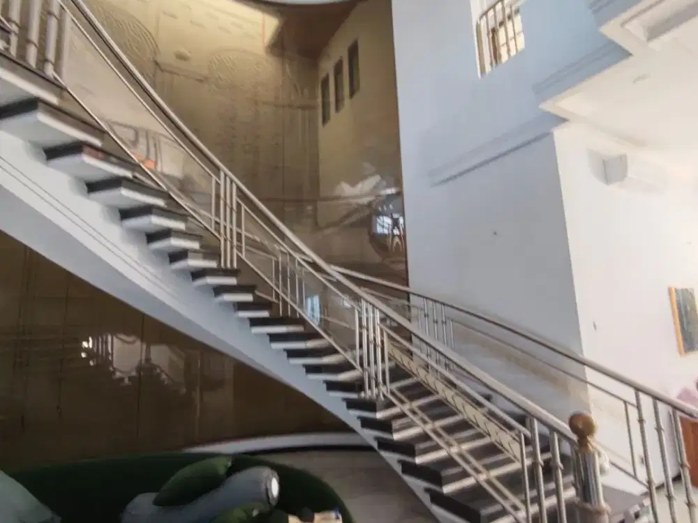 FOR SALE RUMAH MEWAH 3LT FURNISHED KAWASAN STARTEGIS DENPASAR