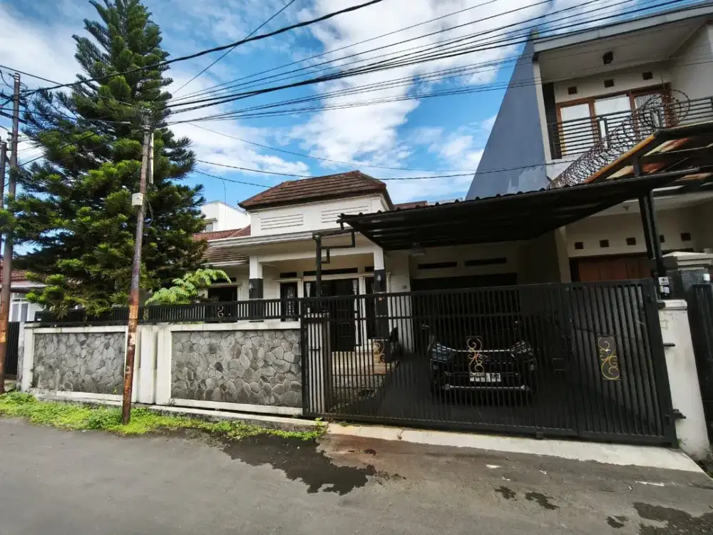 DIJUAL RUMAH BAGUS KONDISI TERAWAT KOMPLEK BATU INDAH BATUNUNGGAL