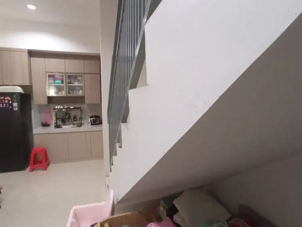 Rumah 2 Lantai Minimalis LT 6 x 15 Konsep Desain Modern Siap Huni di Hibrida, Bebas Banjir dan Jalan Lebar