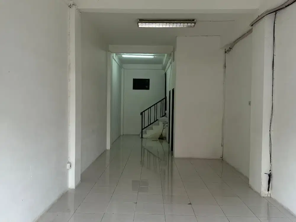 Disewakan Ruko 3,5 Lantai Di Area Menteng Jakarta Pusat