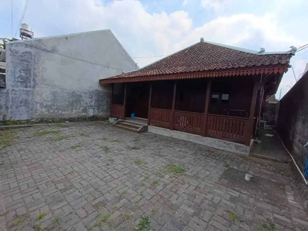 DIJUAL RUMAH ETNIK DENGAN KAYU JATI DEKAT KAMPUS UGM YOGYAKARTA